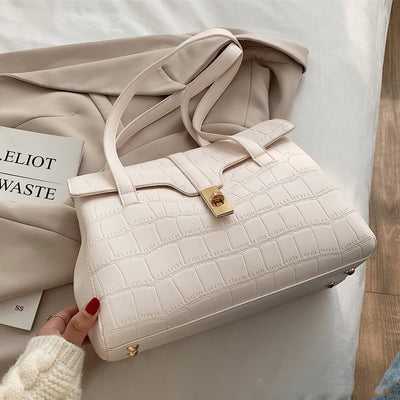 Bolsa de Hombro Portátil para Mujer con Textura Moderna - Image 4