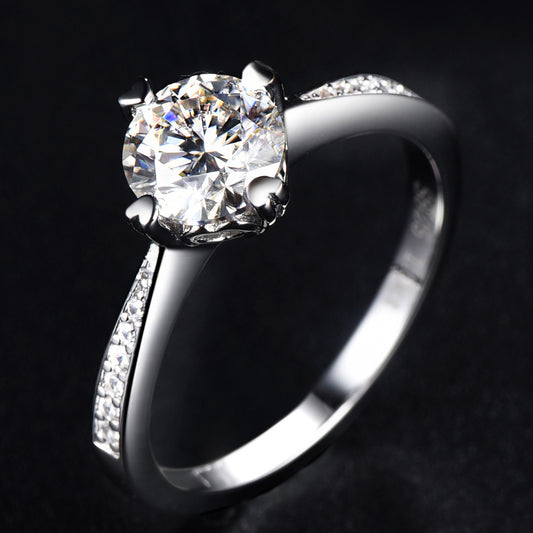 Anillo de Moissanita Clásico de Cuatro Puntas para Mujer