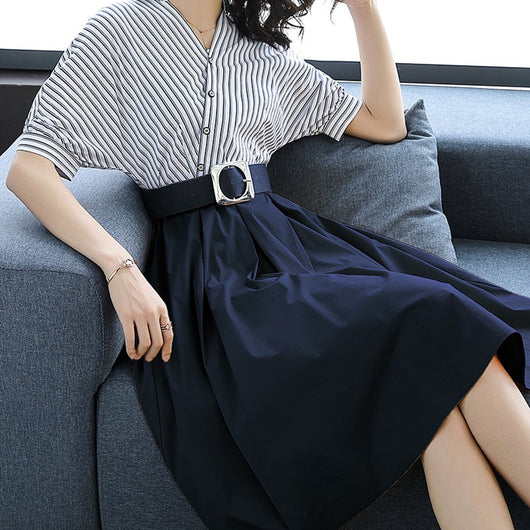 Falda Blusa a Rayas con Contraste Elegante - Image 2