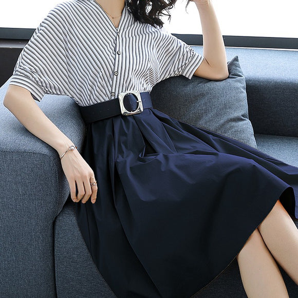 Falda Blusa a Rayas con Contraste Elegante