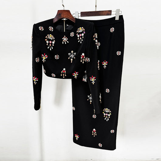 Conjunto Dos Piezas: Top Corto con Incrustaciones de Diamantes y Falda Larga - Image 2