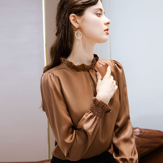 Blusa de Satén con Mangas Voluminosas y Volantes - Image 11