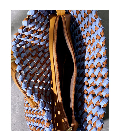 Bolso Tote Tejido a Mano en Cuero - Diseño Bicolor Exclusivo - Image 5