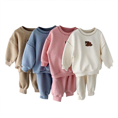 Conjunto de Suéter con Osito Bordado para Niños y Niñas - Image 8