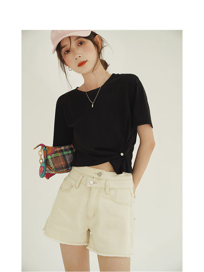 Shorts de Mezclilla Beige con Flecos Versátiles para Mujer - Image 3