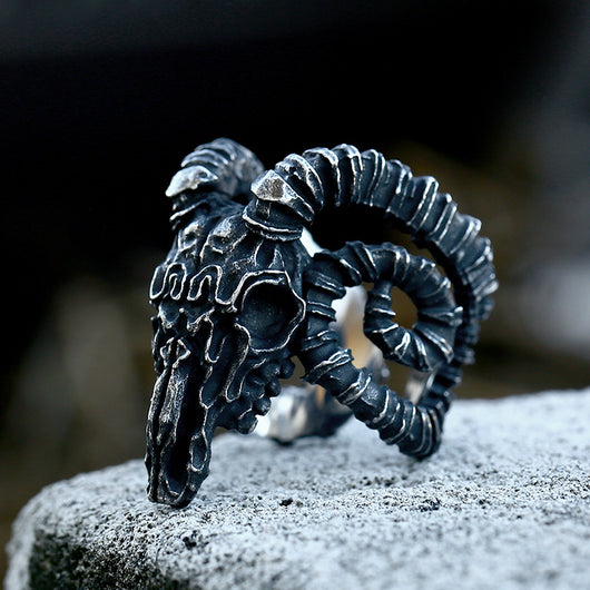 Anillo de Acero Inoxidable para Hombre - Diseño Moderno y Elegante