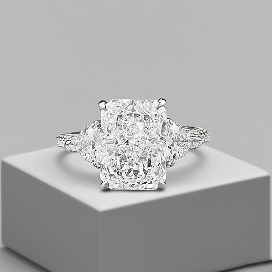 Anillo de Diamante de Hielo con Corte Flor de Cristal Completo