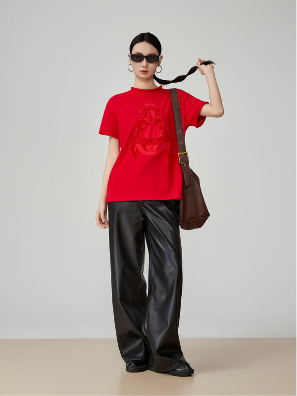 Playera Roja con Bordado Chino y Hombros Fruncidos para Mujer - Image 3