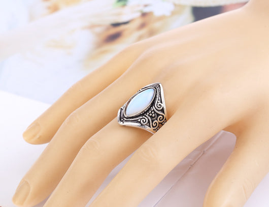 Anillo de Plata Thai con Piedra de Luna Estilo Punk - Image 4