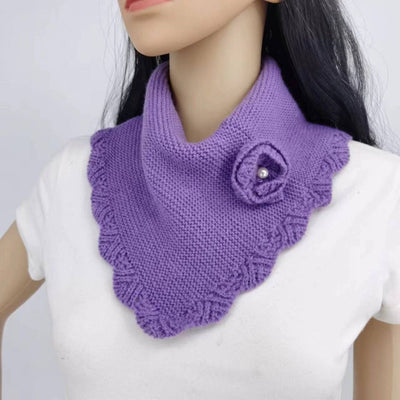 Bufanda Triangular Tejida con Flores - Diseño Onda Elegante - Image 3