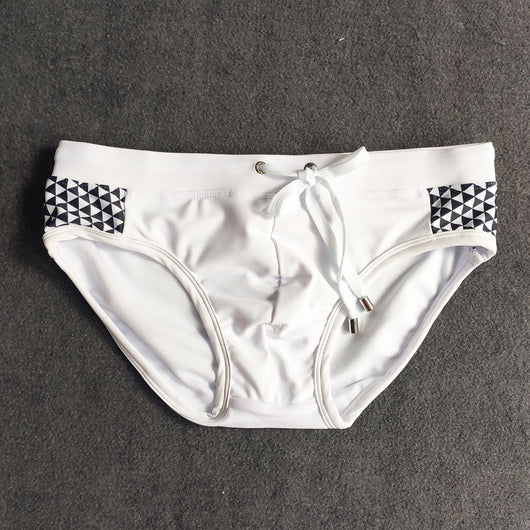 Braga Bikini Clásica Blanco y Negro con Copas - Image 29