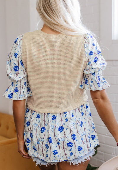 Blusa Peplum Beige con Volantes y Estampado Floral en Patchwork - Image 3