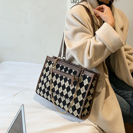 Bolsa Escolar Commuter con Cadena y Diseño Rombo para Mujer - Image 6