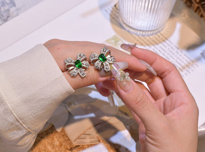 Aretes de Plata Esterlina con Esmeralda Verde en Forma de Moño - Image 16