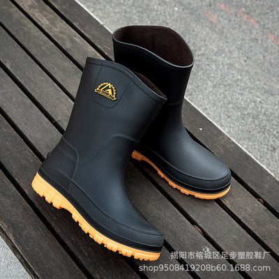 Botas de Lluvia Impermeables para Hombre con Tubo Medio y Suela Antideslizante - Image 3