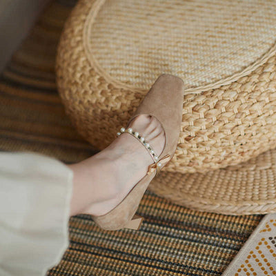 Tacones Altos Slip-On con Moño y Detalles de Perlas en Cuero - Image 2