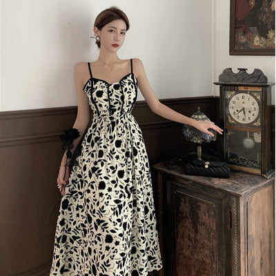 Falda Larga Estilo Hepburn con Estampado Floral y Detalle Cruzado - Image 4