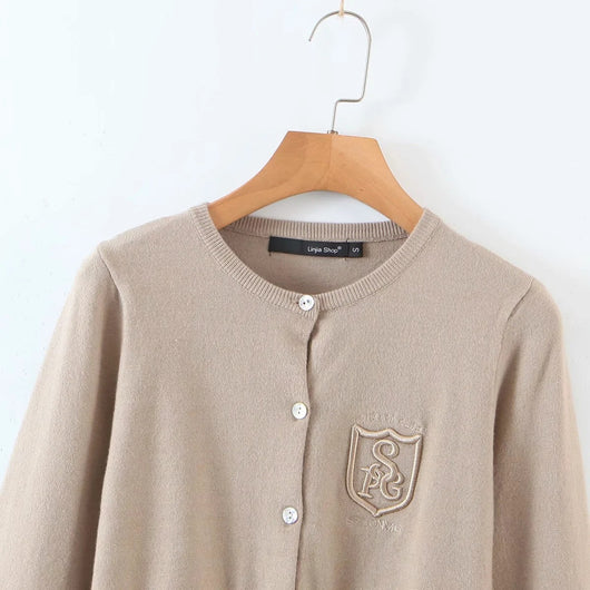 Cardigan Tejido Corto con Bordado de Letras Estilo Británico - Image 22