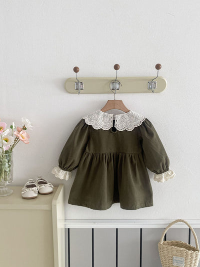 Vestido Princesa Niña con Cuello de Encaje y Solapas - Image 19
