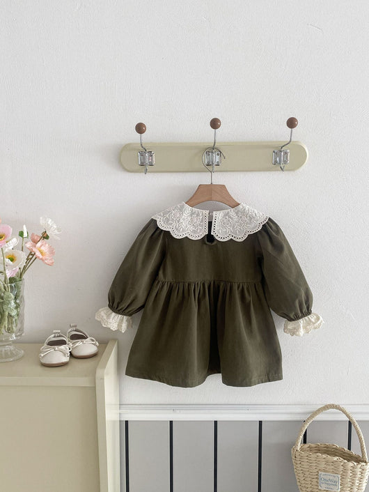 Vestido Princesa Niña con Cuello de Encaje y Solapas - Image 19