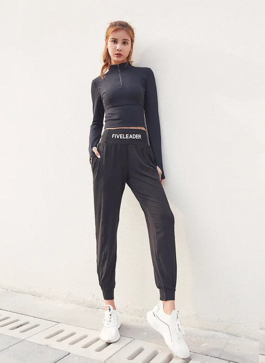 Pantalones deportivos con cintura ajustable y lettering - Image 11
