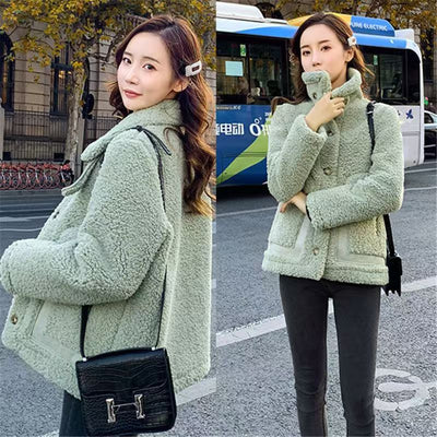 Chaqueta Versátil de Borrego y Piel para Mujer - Image 2