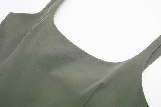 Camiseta Ajustada de Cuello Redondo sin Mangas con Volantes - Image 19