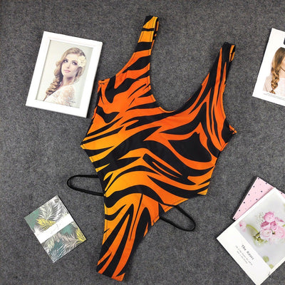 Bikini de Una Pieza con Espalda Sensual y Estampado de Llamas - Image 20