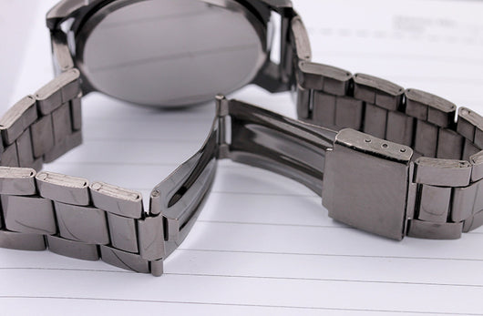 Reloj de Pareja Brújula Acero Inoxidable - Diseño Unisex Moderno - Image 4