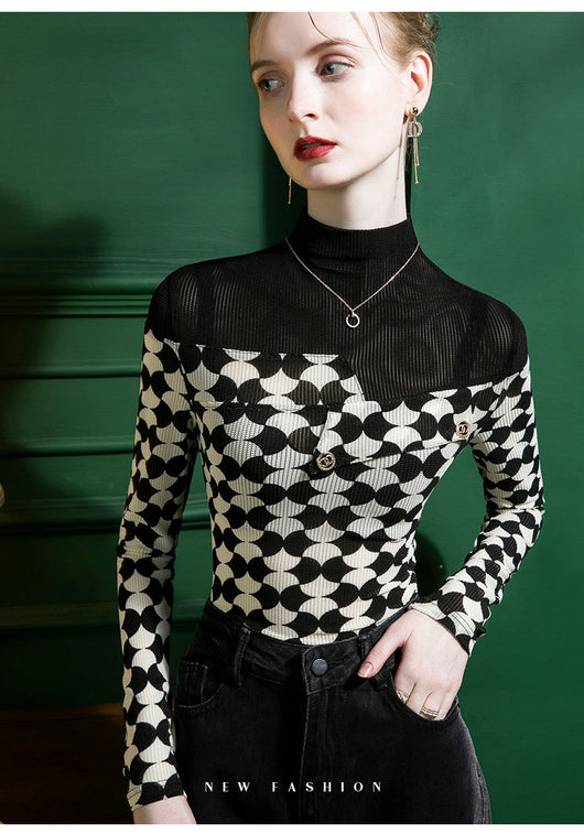 Blusa Estampada Cuello Alto con Costuras Decorativas - Image 9