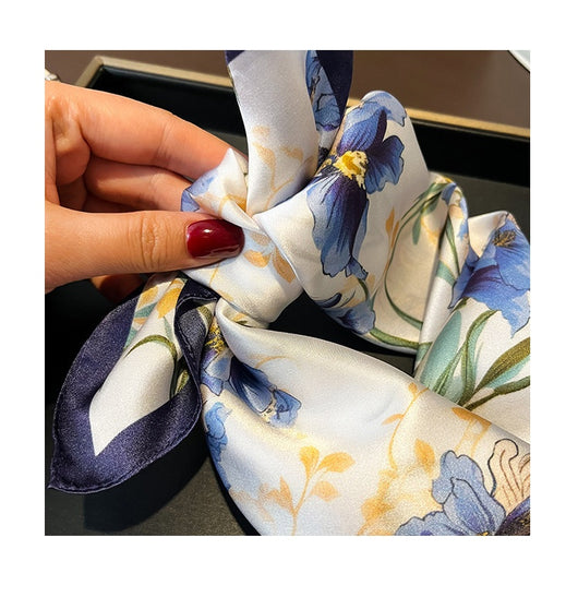 Pañuelo de Seda Cuadrado Pequeño para Mujer - Ligero y Versátil - Image 6