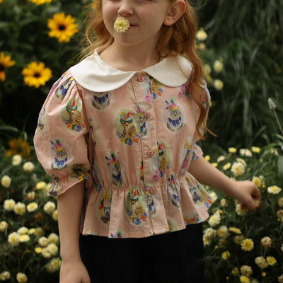 Blusa Infantil Blanca con Solapa y Estampado Floral - Image 4
