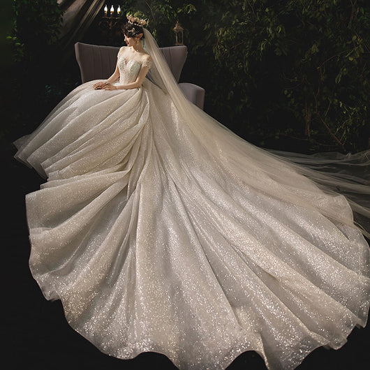 Vestido de Novia Elegante con Corset y Cola Larga - Image 5