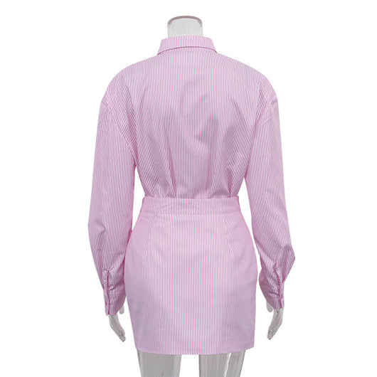 Traje Ejecutivo Mujer: Blusa Rayada con Cuello Solapa y Falda Entallada - Image 28
