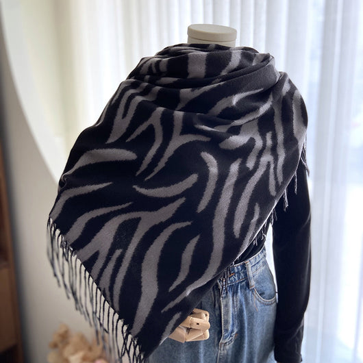 Pashmina Estampada con Rayas y Borlas - Lujo y Calidez - Image 6