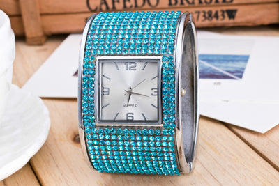 Reloj de Moda con Diamantes - Image 15