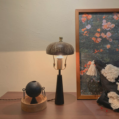 Lámpara de Mesita de Noche en Madera Maciza y Cáscara de Coco Estilo Vintage - Image 7