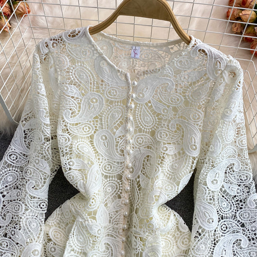 Blusa Retro Cuello Redondo con Encaje Calado - Image 12