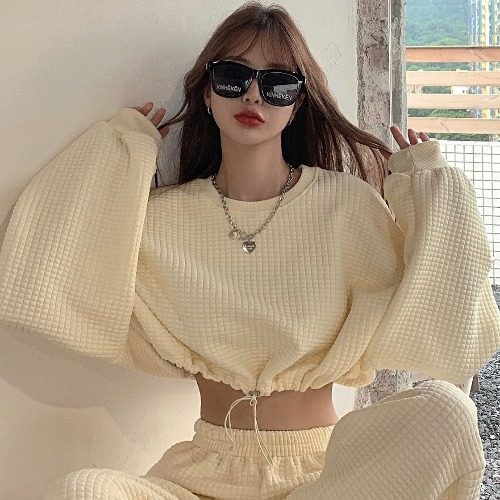 Conjunto Crop Top y Pantalón Cintura Alta Estilo Hyuna