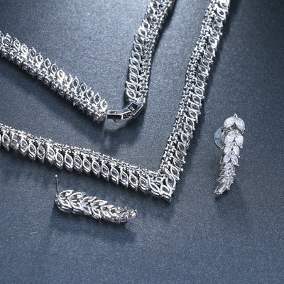 Conjunto de Joyería Nupcial con Circonita - Collar y Aretes Diseño Hoja - Image 9
