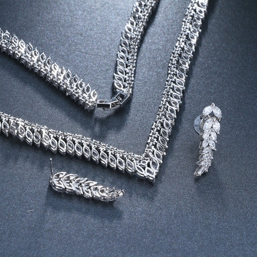 Conjunto de Joyería Nupcial con Circonita - Collar y Aretes Diseño Hoja - Image 9