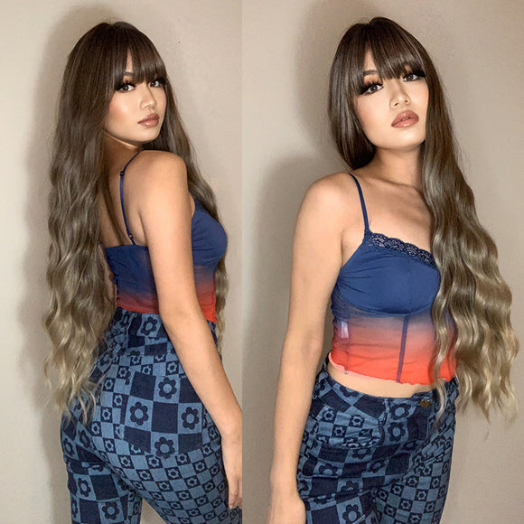 Cabello Rizado Castaño con Transición Dorada