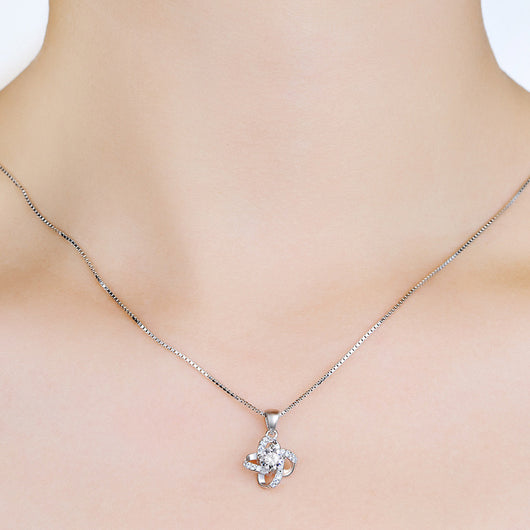 Dije de Trébol de Cuatro Hojas en Plata - Elegancia y Buena Suerte - Image 3