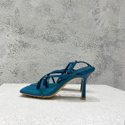 Sandalias de Tacón Alto con Punta Cuadrada en Malla Tejida y Cuero - Image 20