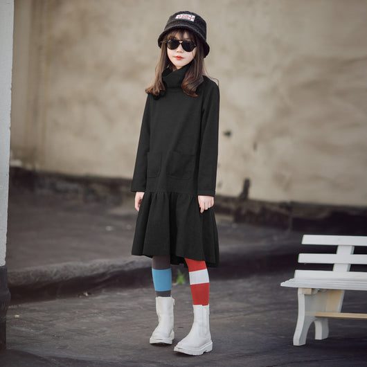 Vestido Literario Negro Cuello Alto Ajustado Mamá e Hija - Image 8