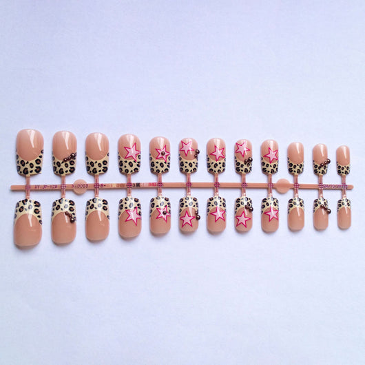 Uñas de Manicura Leopardo Francés con Estrella y Perla Diamantada - Image 5