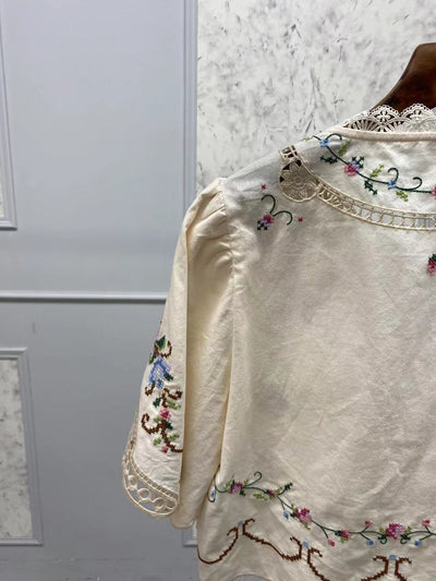 Blusa Tejida con Encaje Floral y Cuello en V - Image 14
