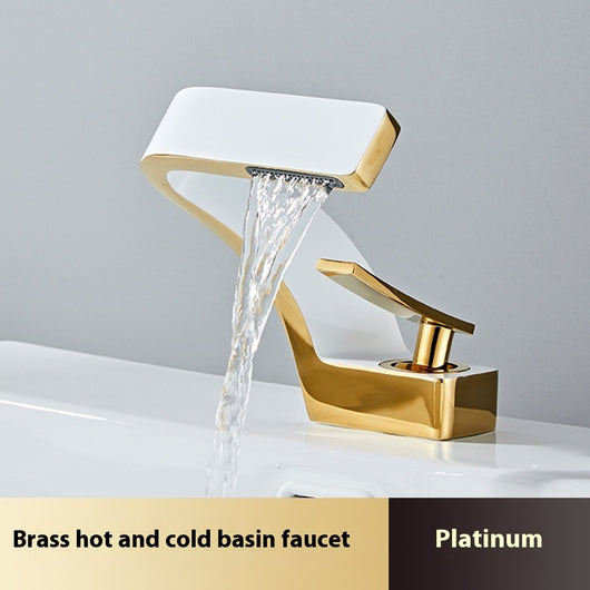 Grifo de Lujo Dorado con Cascada para Lavamanos - Agua Fría y Caliente - Image 14