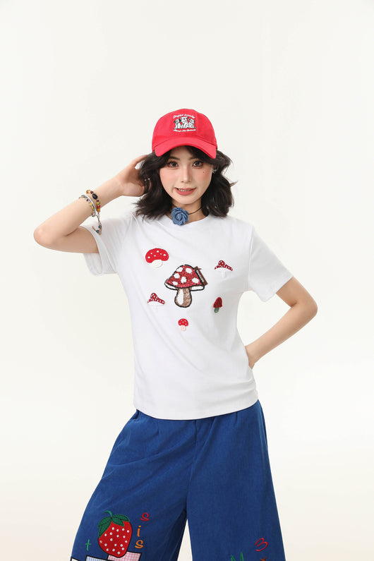Camiseta Cuello Redondo Manga Corta con Bordado de Hongos para Mujer - Image 9