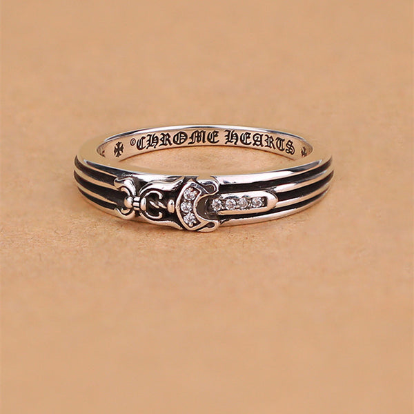 Anillo de Plata 925 con Espada y Daga de Diamantes
